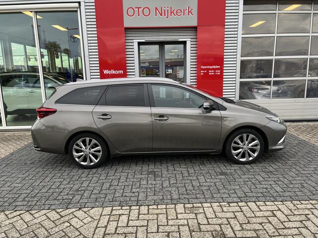Toyota AURIS Touring Sports 1.8 Hybrid Executive *Met trekhaak!*