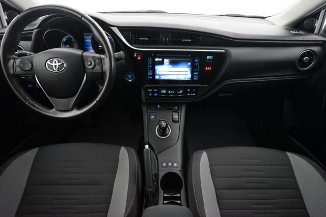 Toyota AURIS 1.8 Hybrid Trend | Pano