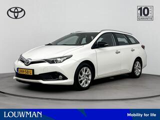 toyota-auris-touring-sports-dynamic