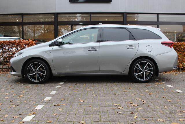 Toyota AURIS Touring Sports 1.8 Hybrid Dynamic Ultimate | Rijklaar | PDC | Navi | Trekhaak | Keyless | Camera | Cruise | Stoelverwarming | DAB+