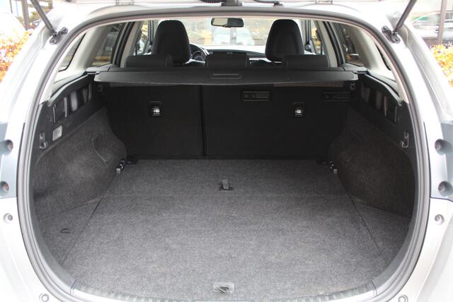 Toyota AURIS Touring Sports 1.8 Hybrid Dynamic Ultimate | Rijklaar | PDC | Navi | Trekhaak | Keyless | Camera | Cruise | Stoelverwarming | DAB+