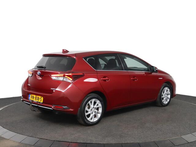 Toyota AURIS 1.8 Hybrid Executive | Stoelverwarming | Parkeersensoren | Fietsendragerbeugel |