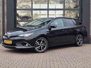 toyota-auris-touring-sports-1.8-hyb