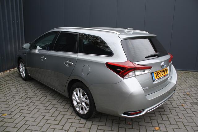 Toyota AURIS Touring Sports 1.8 Hybrid Dynamic - CAMERA - NAVIGATIE - 2e EIGENAAR