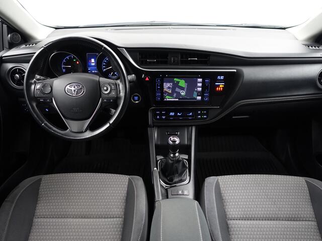Toyota AURIS Touring Sports 1.2T Dynamic Camera, Privacy Glass, Led, Navigatie, Clima, Cruise