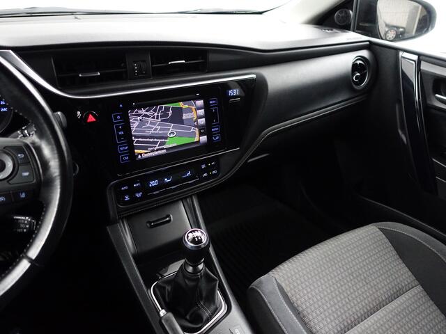 Toyota AURIS Touring Sports 1.2T Dynamic Camera, Privacy Glass, Led, Navigatie, Clima, Cruise