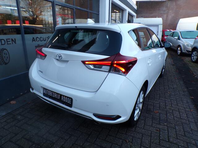 Toyota AURIS 1.2T 5-Drs Nieuw 5.000 Km ! NIEUW !!! AIRCO ,CAMERA,LMV!