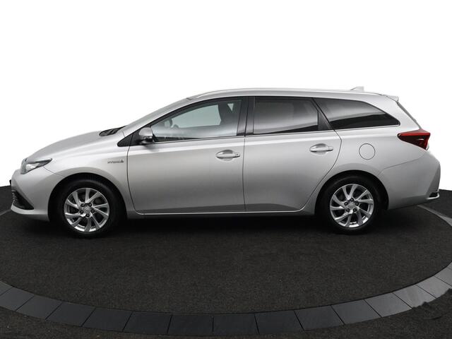 Toyota AURIS Touring Sports 1.8 Hybrid Lease | Dealer Onderhouden | Panoramadak | Trekhaak | Navigatie |