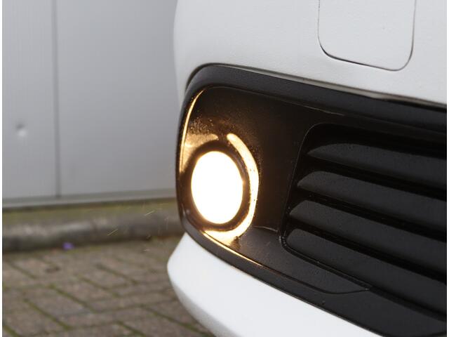 Toyota AURIS 1.8 Hybrid | Trekhaak | Achteruitrijcamera | BOVAG-garantie