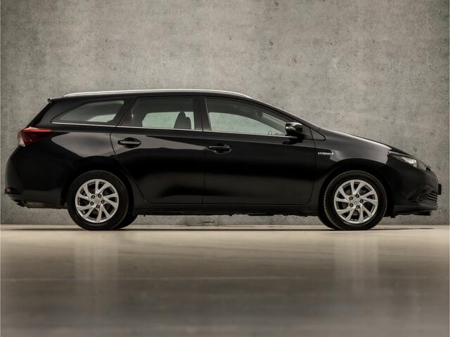 Toyota AURIS Touring Sports 1.8 Hybrid Sport Automaat (NAVIGATIE, CLIMATE, CAMERA, SPORTSTOELEN, KEYLESS, BLUETOOTH, CRUISE, NIEUWSTAAT)