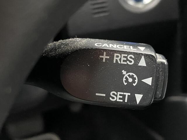 Toyota AURIS Touring Sports 1.8 Hybrid autom. Dynamic Ultimate met o.a. navigatie, lm velgen, cruise, etc.