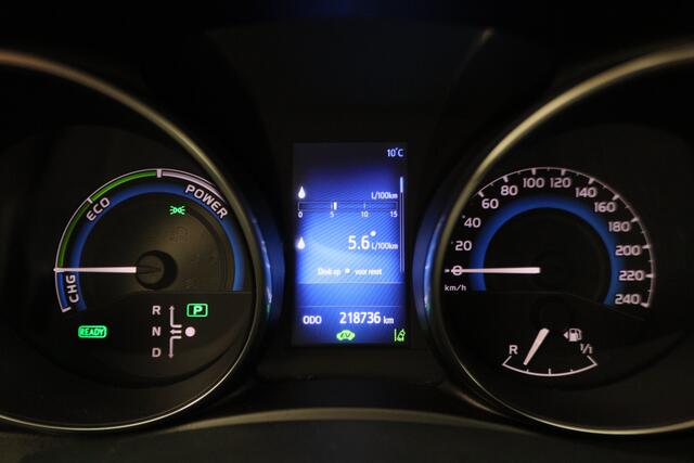 Toyota AURIS 1.8 Hybrid Volcano Edition