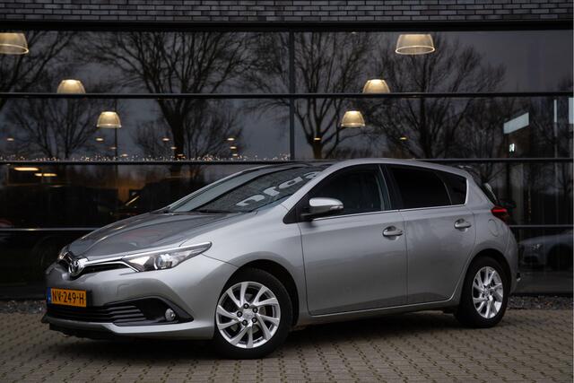 Toyota AURIS 1.2T Trend , Achteruitrijcamera, Panoramadak, Navigatie,