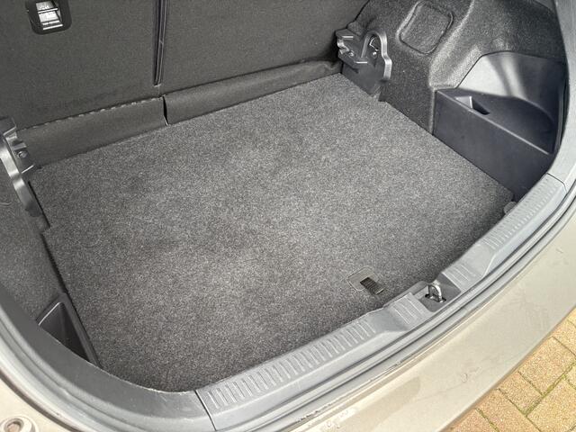 Toyota AURIS 1.8 Hybrid Business Pro Automaat CAMERA/KEYLESS/NAVI/PDC/17INCH/STOELVERWARMING