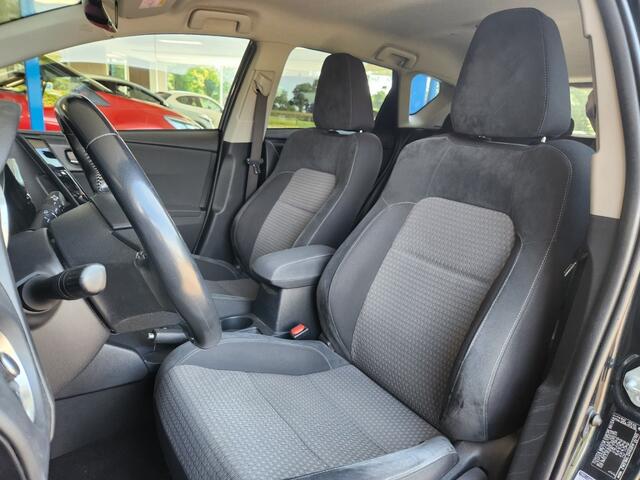 Toyota AURIS 1.8 HYBRID DYNAMIC Trekhaak, Android Auto/Apple Carplay, LM, Navigatie