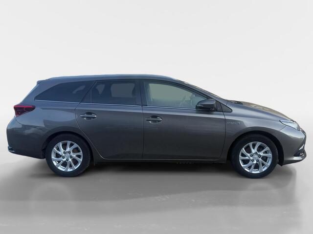 Toyota AURIS Touring Sports 1.8 Hybrid Dynamic Ultimate | Automaat | Cruise Control | Navigatie | Stoelverwarming | Camera | Climate Control