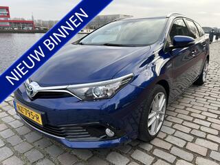 toyota-auris-touring-sports-1.8-hyb