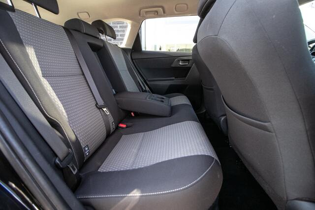 Toyota AURIS Touring Sports 1.8 Hybrid Dynamic Ultimate aanvullen