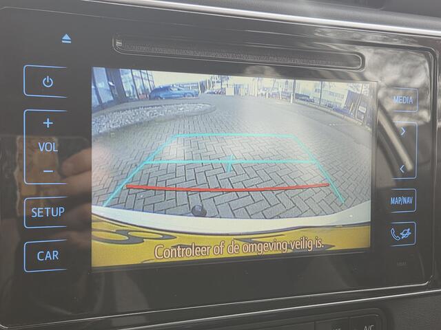 Toyota AURIS Touring Sports 1.8 Hybrid Aspiration / Achteruitrijcamera / Trekhaak / All Season Banden / Navigatie / Lichtmetalen Velgen / Cruise Control / Climate Control /