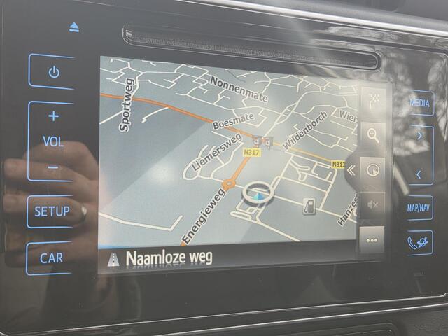 Toyota AURIS Touring Sports 1.8 Hybrid Aspiration / Achteruitrijcamera / Trekhaak / All Season Banden / Navigatie / Lichtmetalen Velgen / Cruise Control / Climate Control /