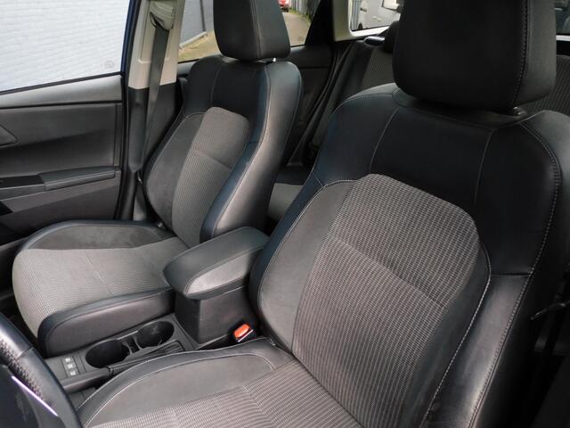Toyota AURIS Touring Sports 1.8 Hybrid Executive DEALER ONDERHOUDEN! PANODAK! CAMERA! STOELVERW! BLUETOOTH! CRUISE! CLIMA!