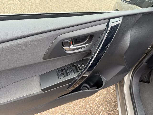 Toyota AURIS 1.8 Hybrid Business Plus DAB/Navi/Clima/Cruise