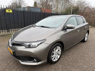 toyota-auris-1.8-hybrid-business-pl