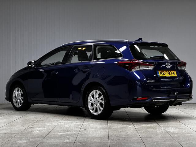 Toyota AURIS Touring Sports 1.2T Aspiration/ LED Dagrijverl./ Trekhaak/ Camera/ Clima/ Navi/ Cruise/ Bluetooth/ Elek.Pakket/ Isofix/ C.V.Afstand/ Metallic Lak.