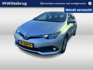 toyota-auris-touring-sports-1.8-hyb