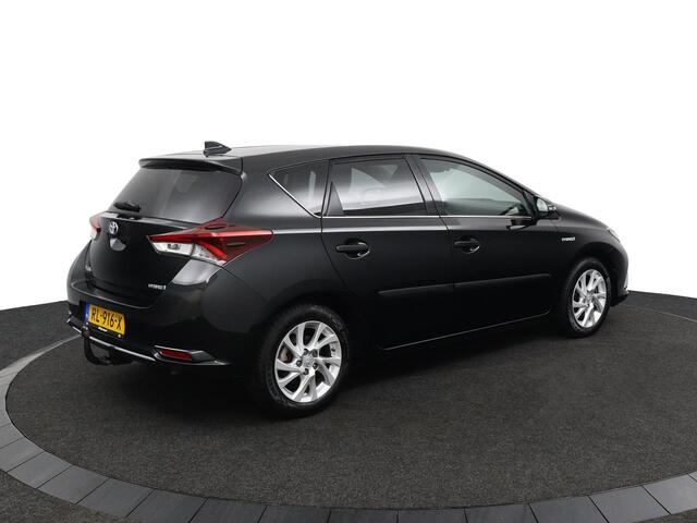 Toyota AURIS 1.8 Hybrid Executive | Trekhaak | Navigatie | Stoelverwarming | Keyless Entry | Led Verlichting |