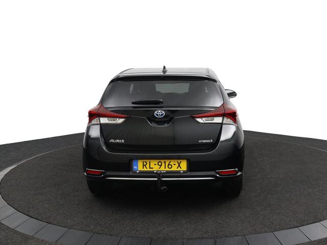 Toyota AURIS 1.8 Hybrid Executive | Trekhaak | Navigatie | Stoelverwarming | Keyless Entry | Led Verlichting |