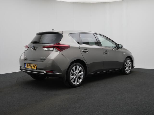 Toyota AURIS 1.8 Hybrid Executive | LED Verlichting | Navigatie | Dealer Onderhouden |