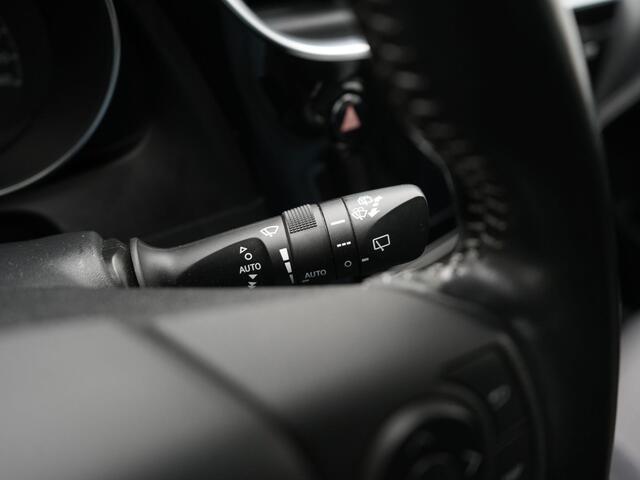 Toyota AURIS 1.8 Hybrid Executive | LED Verlichting | Navigatie | Dealer Onderhouden |