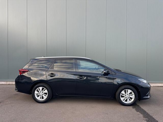 Toyota AURIS Touring Sports 1.8 Hybr. Now CAMERA | CRUISE CONTROL !