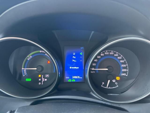 Toyota AURIS Touring Sports 1.8 Hybr. Now CAMERA | CRUISE CONTROL !