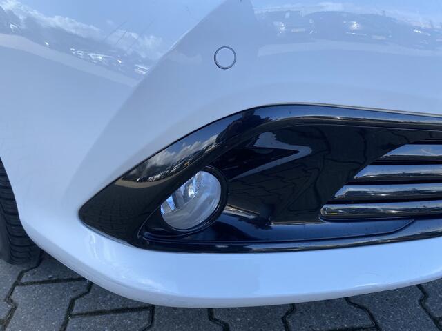 Toyota AURIS Touring Sports 1.8 Hybrid Dynamic Ultimate Stoelverwarming, Navigatie , Camera
