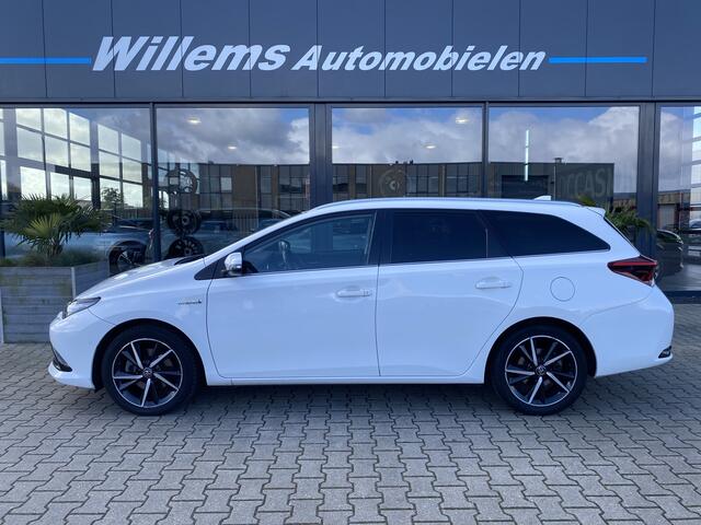 Toyota AURIS Touring Sports 1.8 Hybrid Dynamic Ultimate Stoelverwarming, Navigatie , Camera