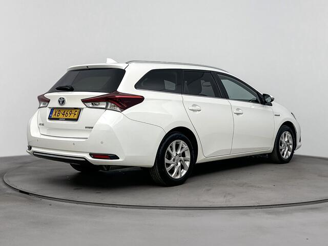 Toyota AURIS 1.8 Hybrid Energy Plus | Cruise Control | Navigatie | Parkeercamera | Climate Control |