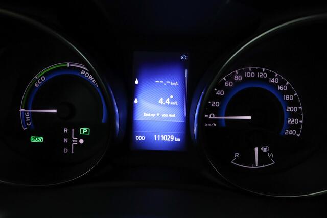 Toyota AURIS 1.8 Hybrid Dynamic | Lichtmetalen Velgen | Privacy Glass | Dakrailing | Keyless Entry |