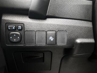 toyota-auris-1.8-hybrid-dynamic--1