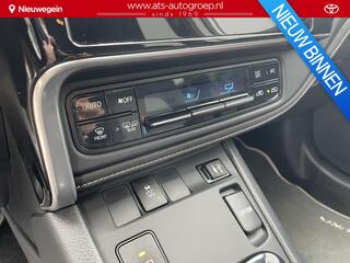 toyota-auris-1.8-hybrid-black-editi