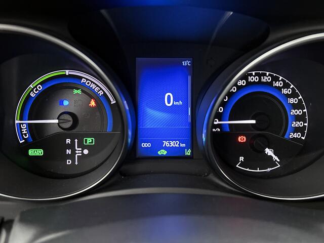 Toyota AURIS 1.8 Hybrid Black Edition | Trekhaak | NL auto | Achteruitrijcamera | Onderweg-naar-dealer