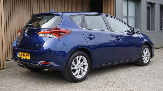 Toyota AURIS 1.2T 115pk Aspiration Clima Trekhaak 16inch LM *117132km* NL auto Cruise Navi *2de eign*