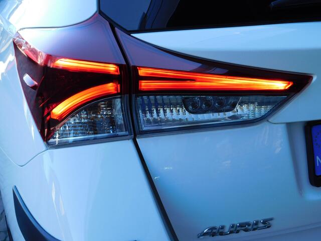 Toyota AURIS Touring Sports 1.8 Hybrid Business Pro