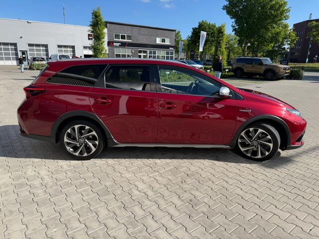 Toyota AURIS Touring Sports 1.8 Hybr. Freestyle | Pano | Navi | Camera |