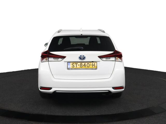 Toyota AURIS Touring Sports 1.8 Hybrid Dynamic Go | Licht en Regensensor | Cruise Control | Achteruitrijcamera |