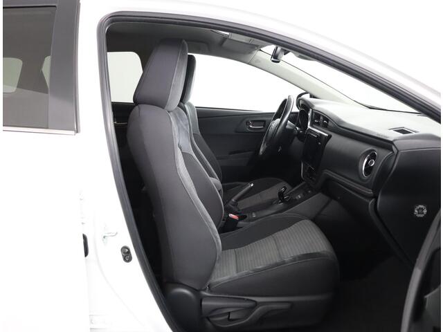 Toyota AURIS Touring Sports 1.8 Hybrid Dynamic Go | Licht en Regensensor | Cruise Control | Achteruitrijcamera |