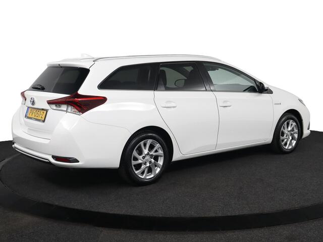 Toyota AURIS Touring Sports 1.8 Hybrid Dynamic Go