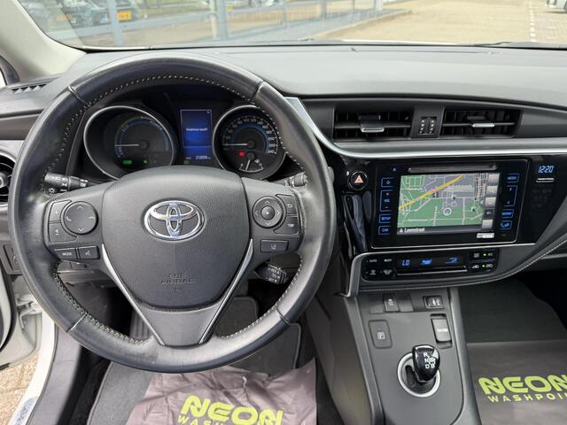 Toyota AURIS 1.8 Hybrid Black Edition
