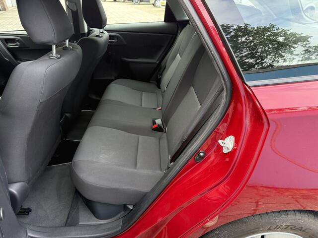 Toyota AURIS 1.8 Hybrid Active Keyless starten, navigatisysteem